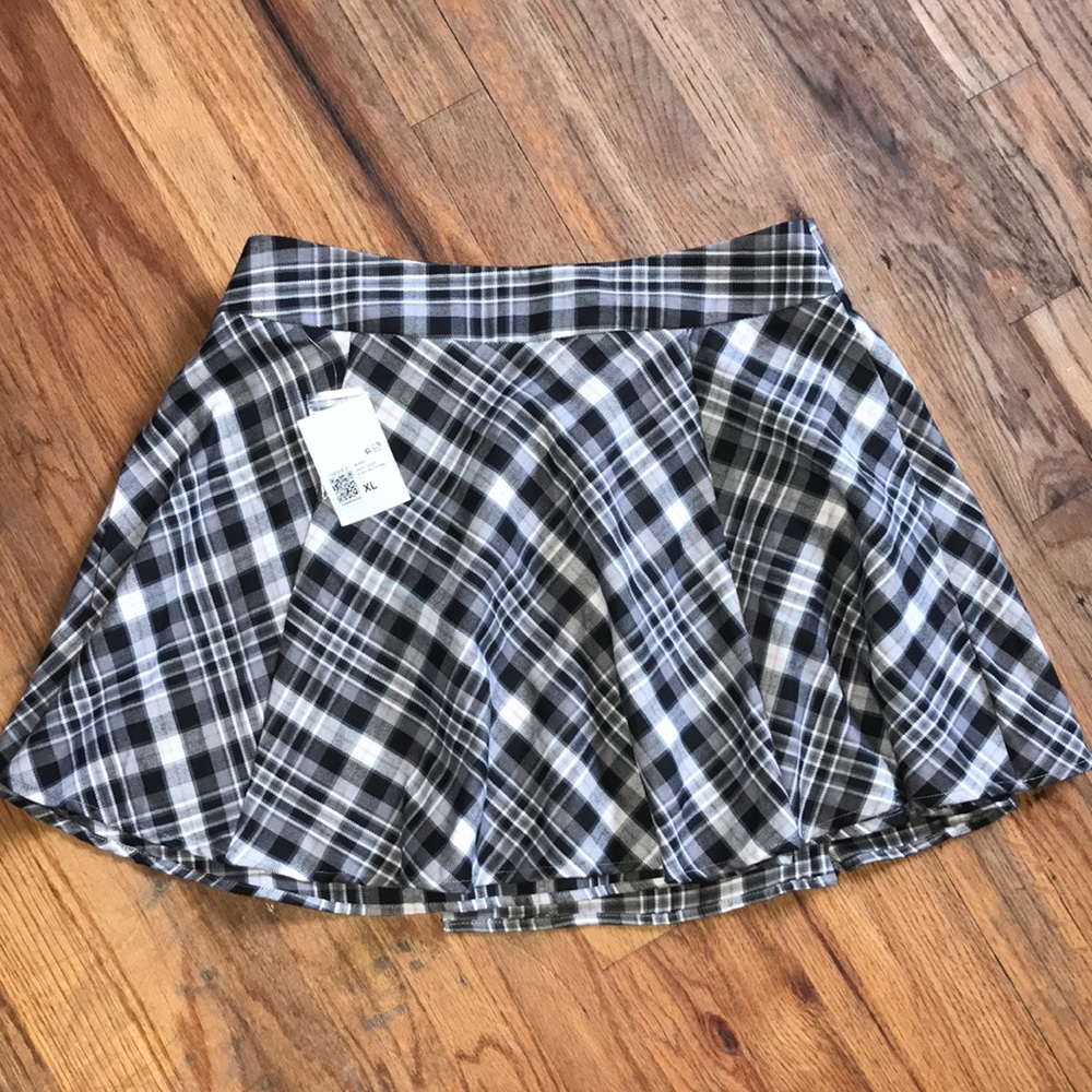 Forever 21 Mini Skirt - Picture 6 of 6
